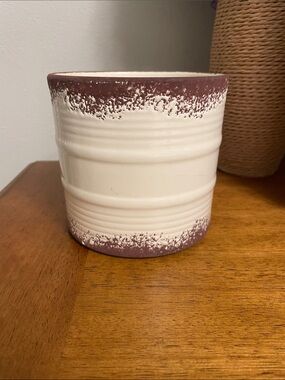 AA Importing Rustic Distressed Look Ceramic Plant or Flower Pot Planter Round